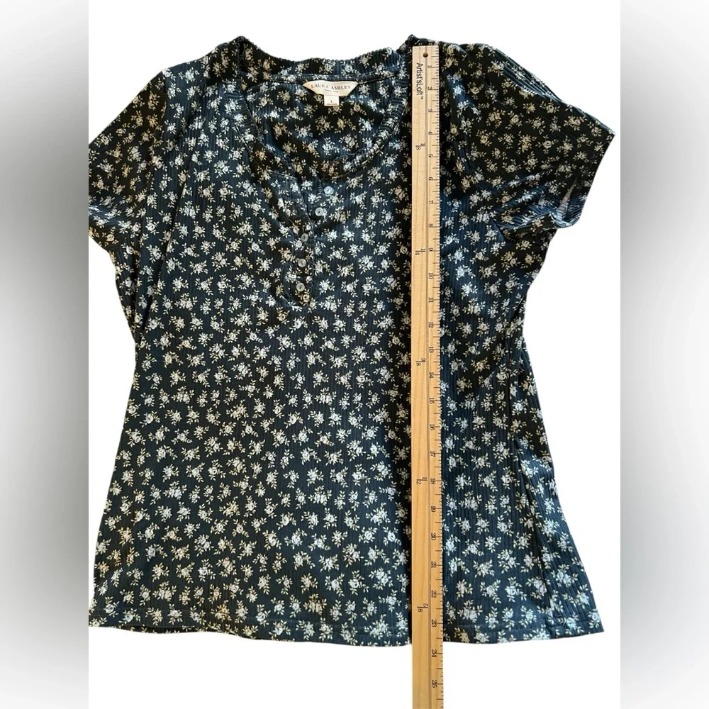 Laura Ashley floral cottagecore Soft Short Sleeve Top/Shorts Pajama Set Sz: L - Picture 9 of 16